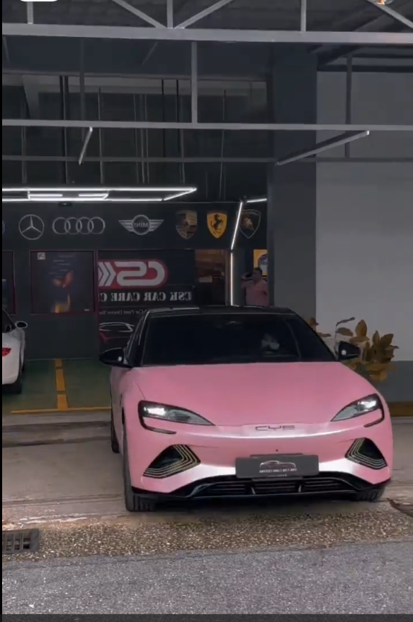 Wrapping，for your car，you can enjoy it for the color！